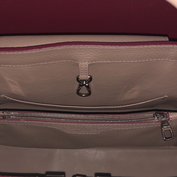 Louis Vuitton Capucines - Picture 8 of 8